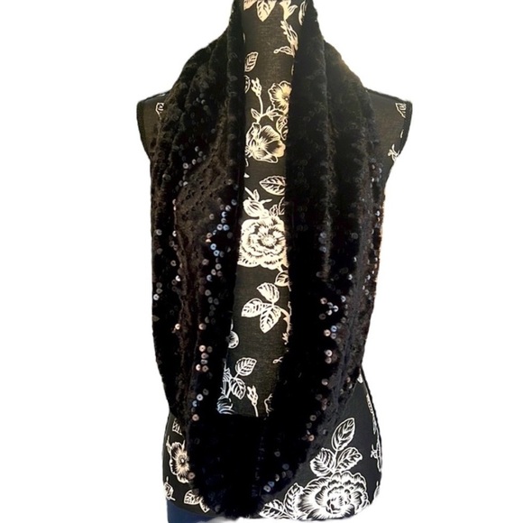 Black faux fur and sequin infinity scarf OS - Picture 1 of 8
